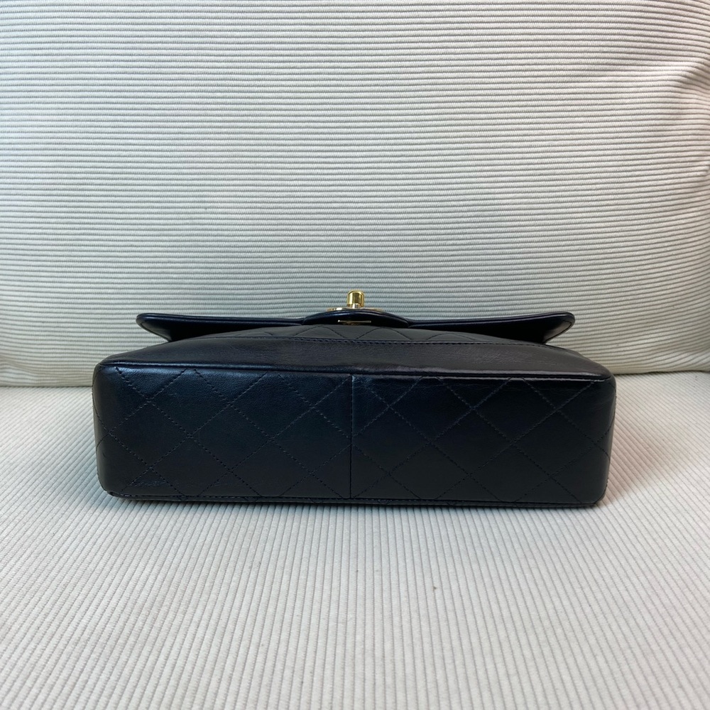 HOLD - CHANEL Vintage Black Lambskin Flap Bag Medium GHW - Picture 6 of 16